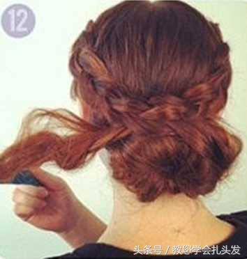 一款简单易学的长发花苞头扎法