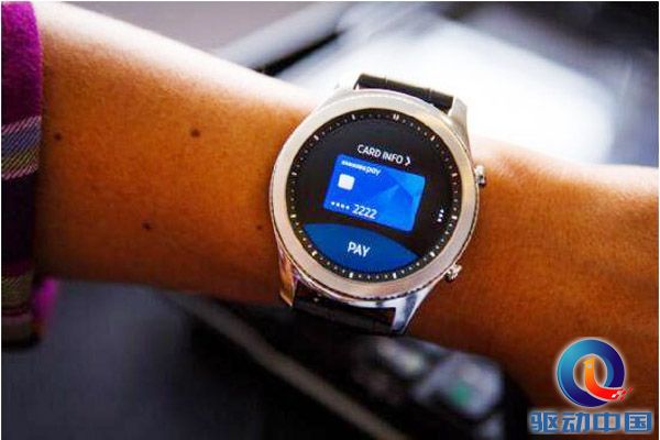 三星gears3烫手吗,其他安卓手机可以用三星gears3吗