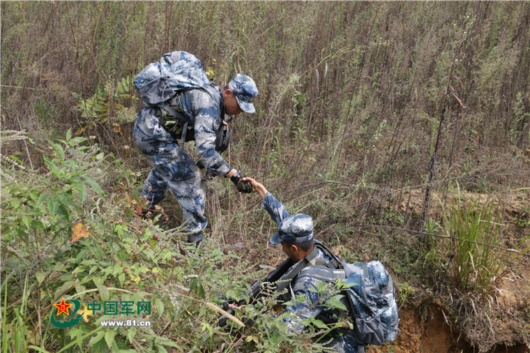 湘江战役简单讲解,湘江战役红军怎么突围