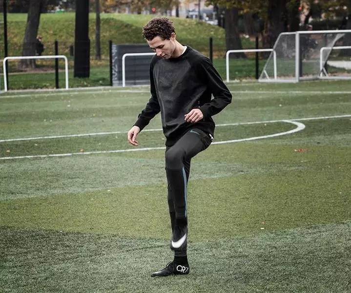 冬天游泳注意事项有什么,大热天踢球要注意什么