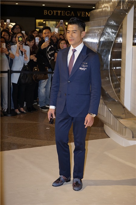 〈Yes香港现场〉林嘉欣喜爱自己买包称：更有满足感