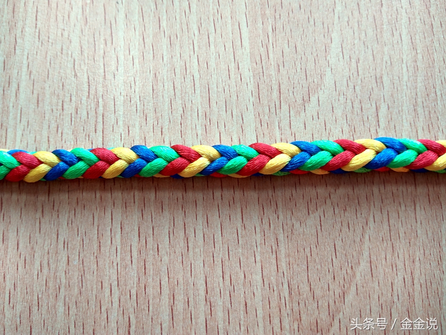 多股低辫子怎么扎简单好看,10至12岁霸气编辫子教程