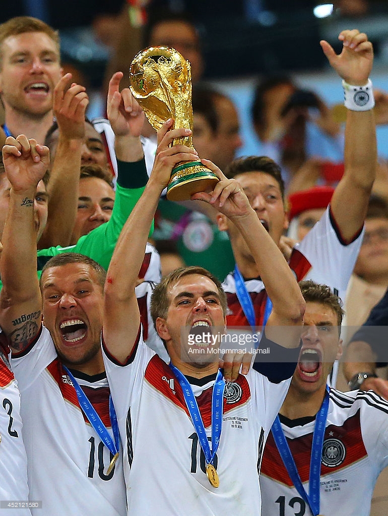 阿迪达斯足球球鞋测评,足球鞋选择nike还是阿迪达斯