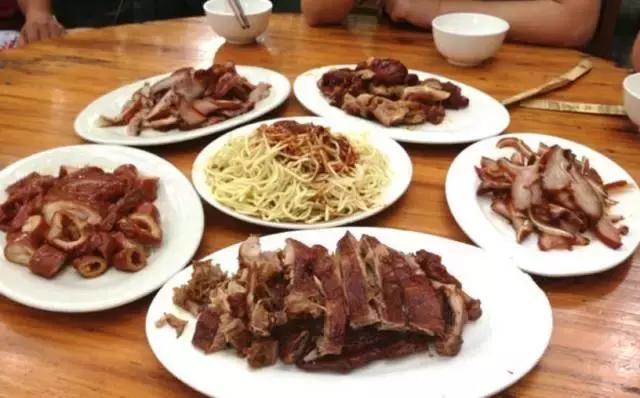 去哪儿泡温泉才是你的最爱,天冷来这里泡温泉最幸福