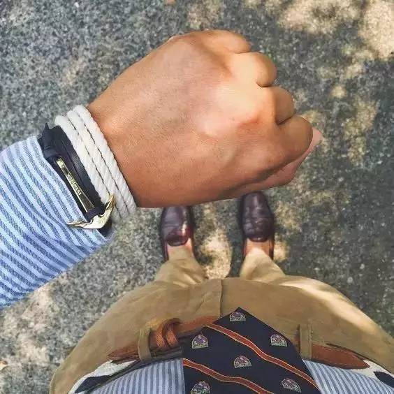 男士一般戴手链是什么材质,为什么男士戴银手链