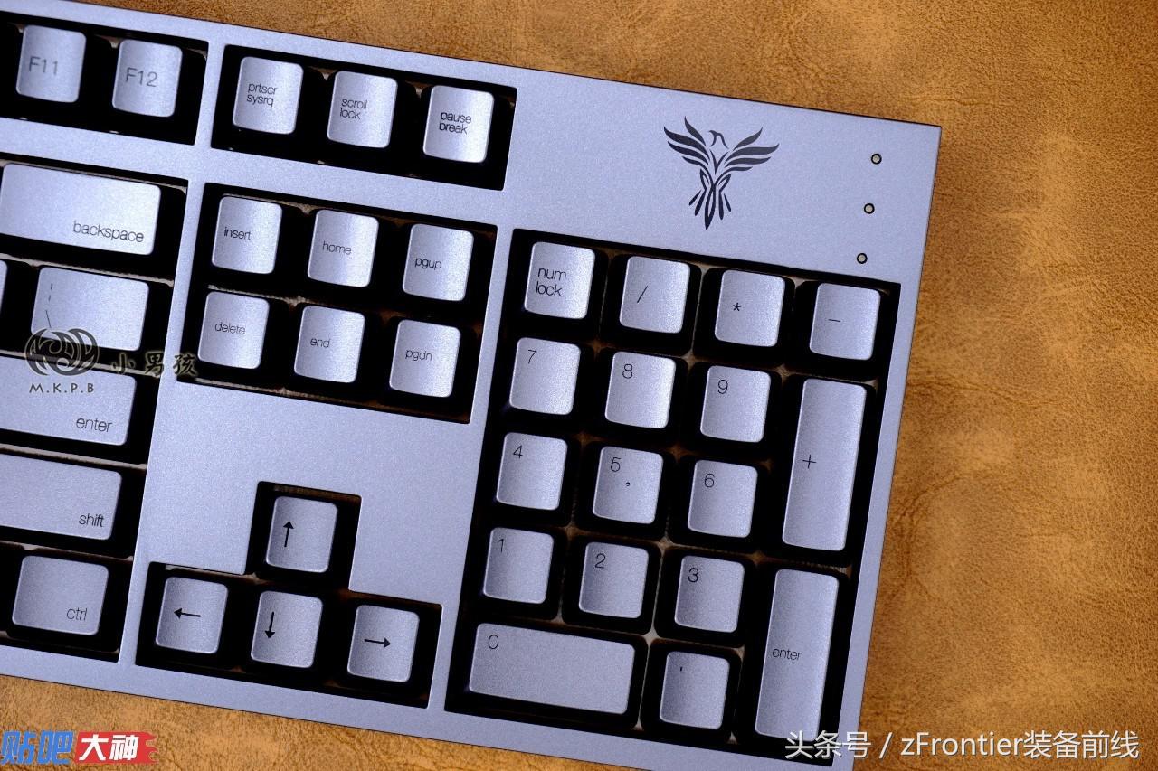 硬糖机械键盘classic评测,雷迦机械键盘评测