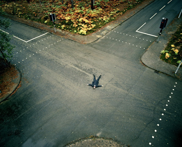 人生的十字路口不总是有红绿灯,人生的十字路口红绿灯一直变换