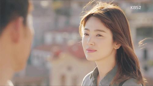 为什么剪完刘海刘海会不自然,为什么剪过八字刘海两边还是秃的