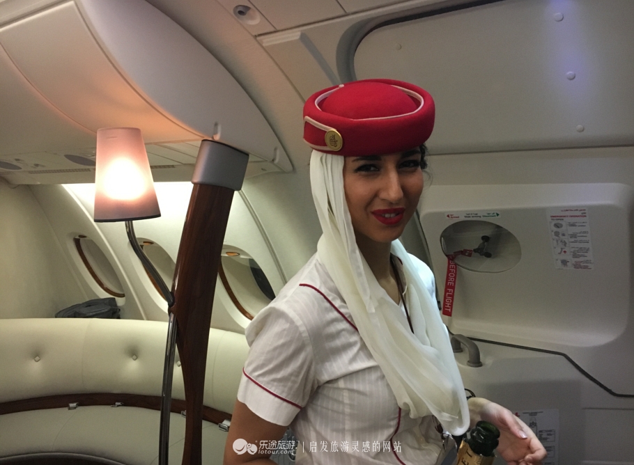 阿联酋航空空客a380经济舱,阿联酋空客380起飞全过程