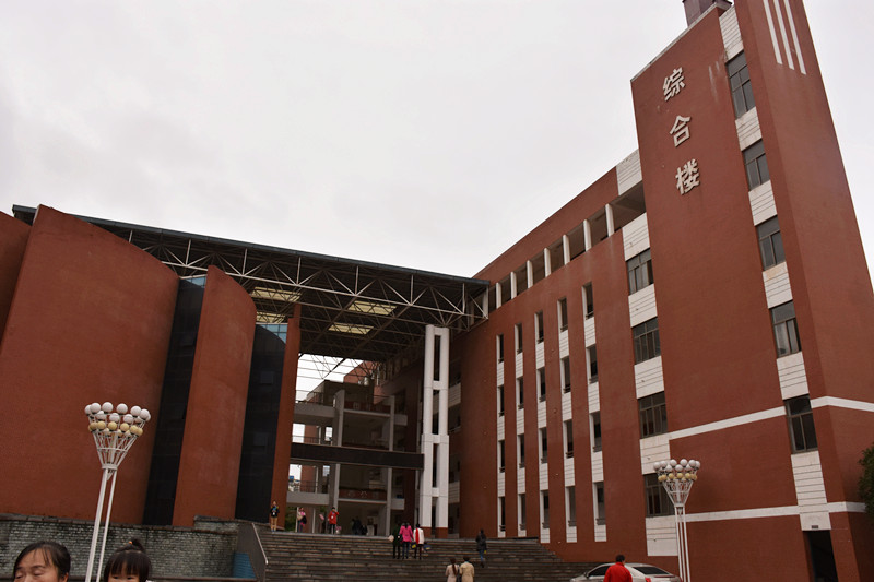 小书灯名校游——广益中学归来，一所好的学校原来是这样的