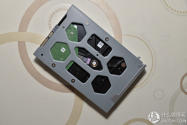 磁盘阵列硬盘盒拆解,阵列硬盘盒怎么安装