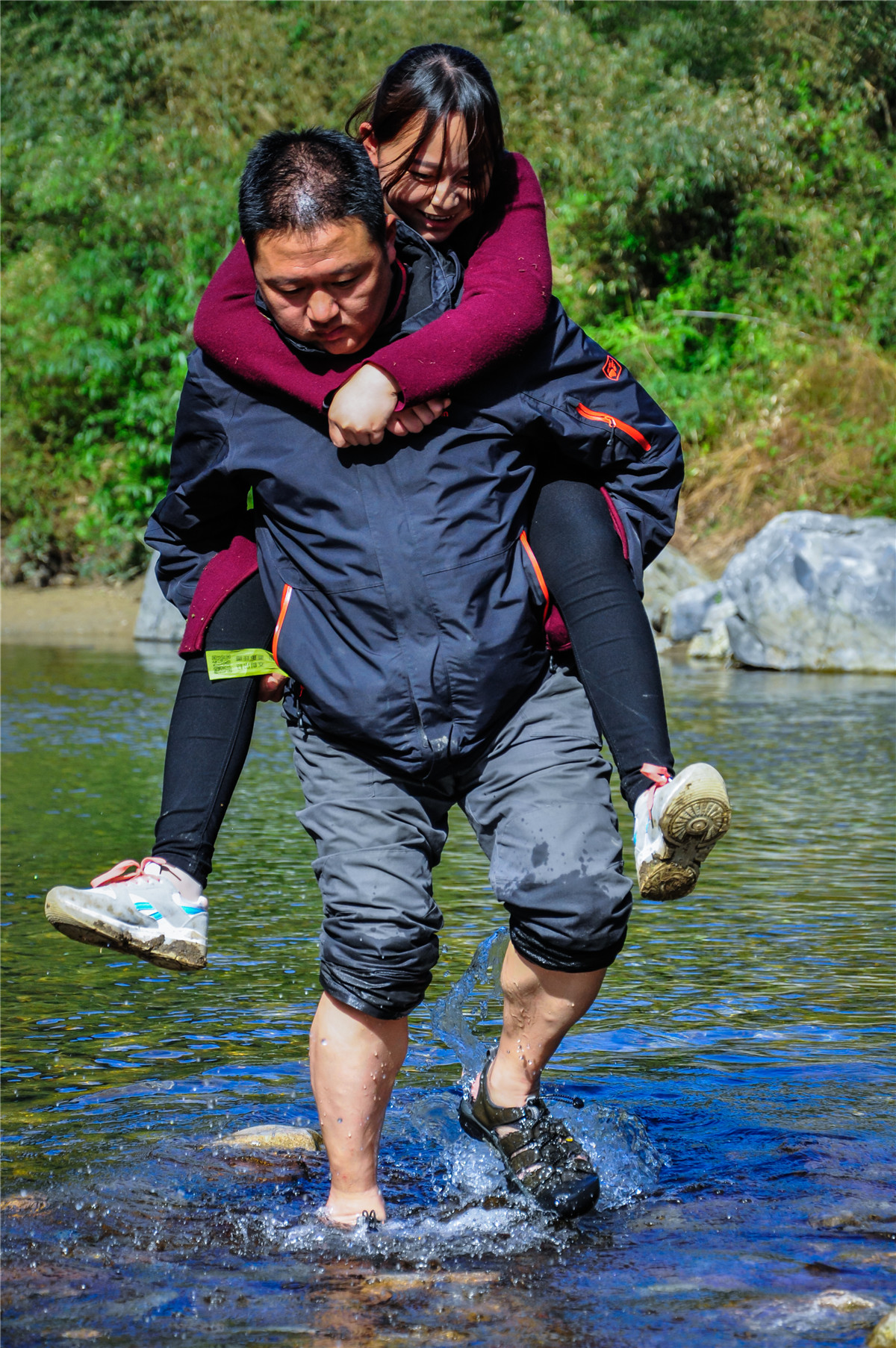 侠之梦受邀参与恩施坪坝营线路测试，冬季溯溪，冰冷刺骨，第一天