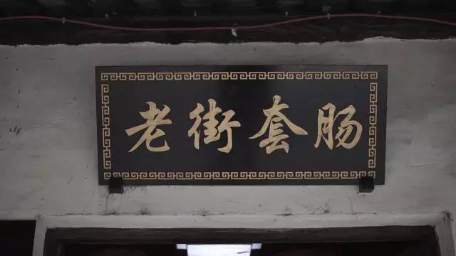 水没有故事，故而郑重其事