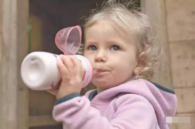 新手妈妈喂奶的五大禁忌,新妈必看给宝宝喂奶的7大误区