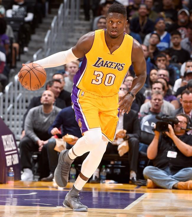 如何选择符合自己的篮球鞋楦型,怎么根据场地选篮球鞋