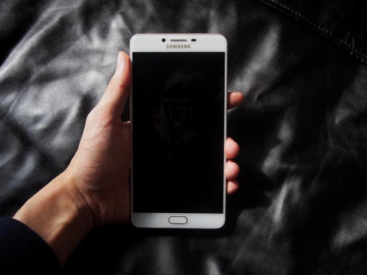 三星galaxyc9pro发售价,三星galaxyc9pro现在还能用吗