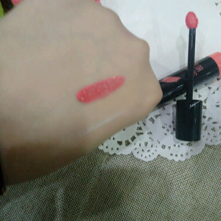 卡姿兰轻吻唇釉mini热卖色v233,阿玛尼唇釉推荐必买色号415和206