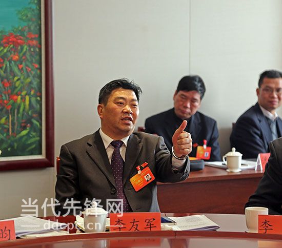 看黔南州委书记如何为国家扶贫重点县的发展“号脉开药”