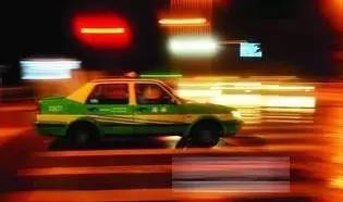 奔驰男车主被打,奔驰男司机打女人