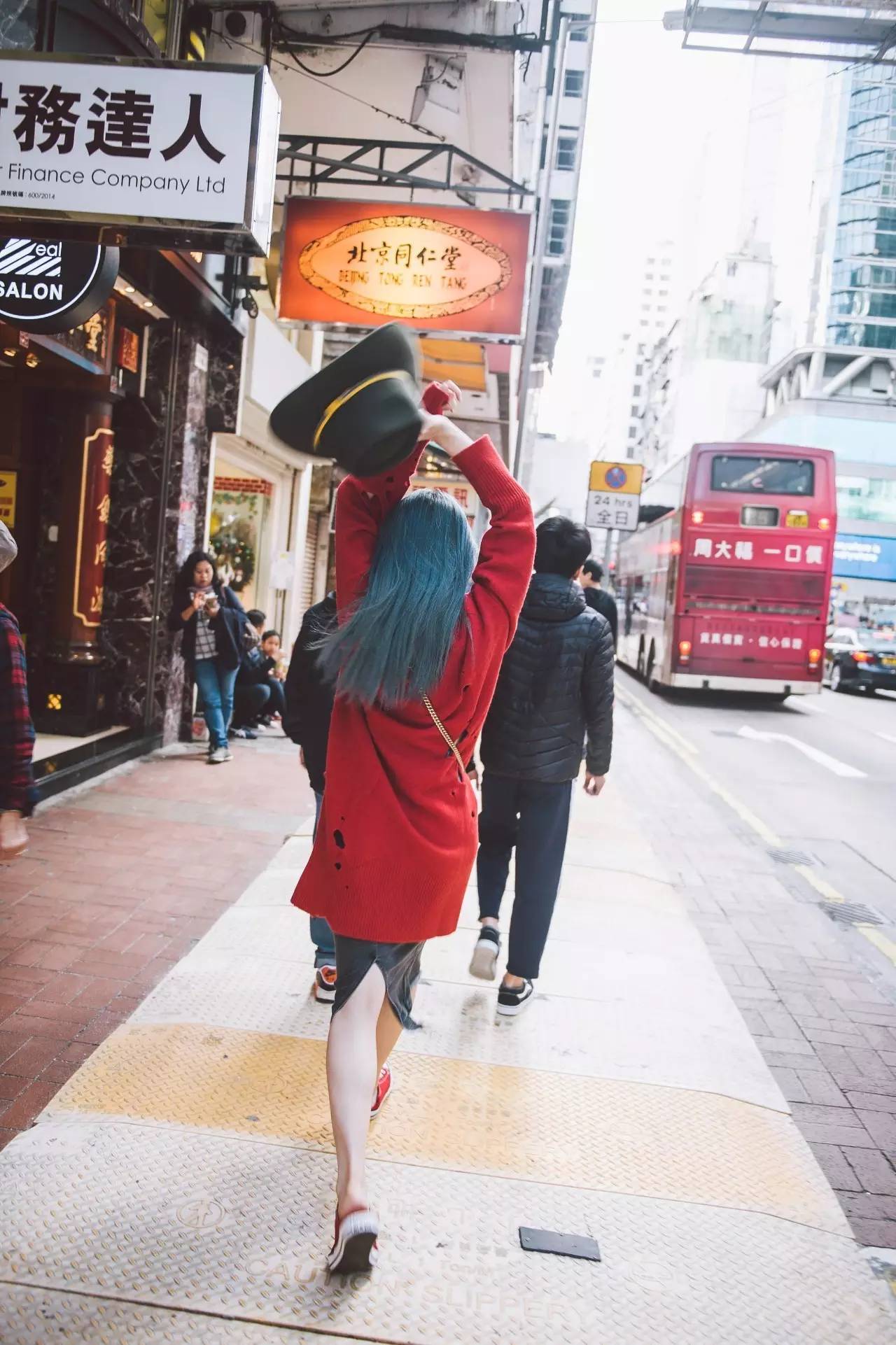 五天八个造型，行李箱爆炸也要拍这些衣服