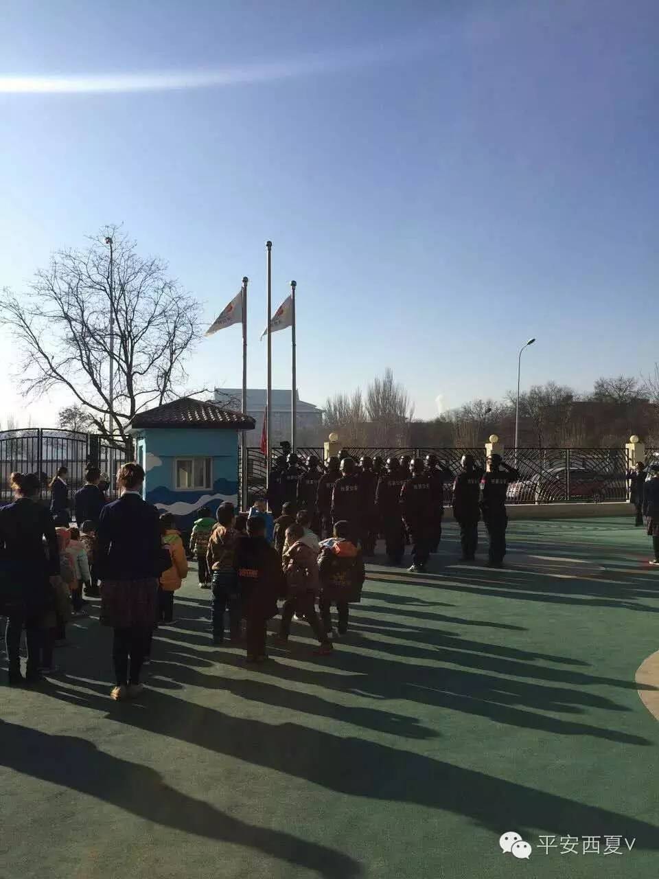 头条丨PTU的蜀黍们受邀来到海贝尚智幼儿园，对小朋友进行爱国主义教育！