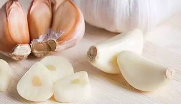 一粒蒜治咳嗽,感冒咳嗽只需一粒蒜寻医问药