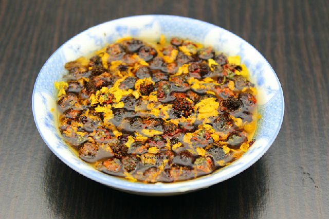 冬天喝乌梅山楂茶,冬天口干舌燥喝蜂蜜水