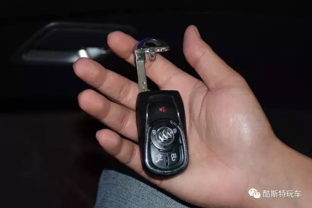 车的智能钥匙没电怎么办,智能车钥匙没电如何开车门