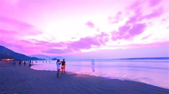 情侣每年都去一个地方拍照,情侣旅行同一个地方拍照