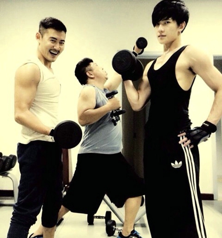 央视后台人员评价杨洋真实人品,杨洋私下人品怎么样啊