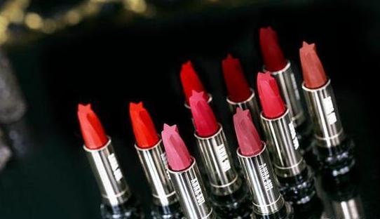 哪个牌子口红豆沙色好看还滋润,2021口红色号排行榜前十名