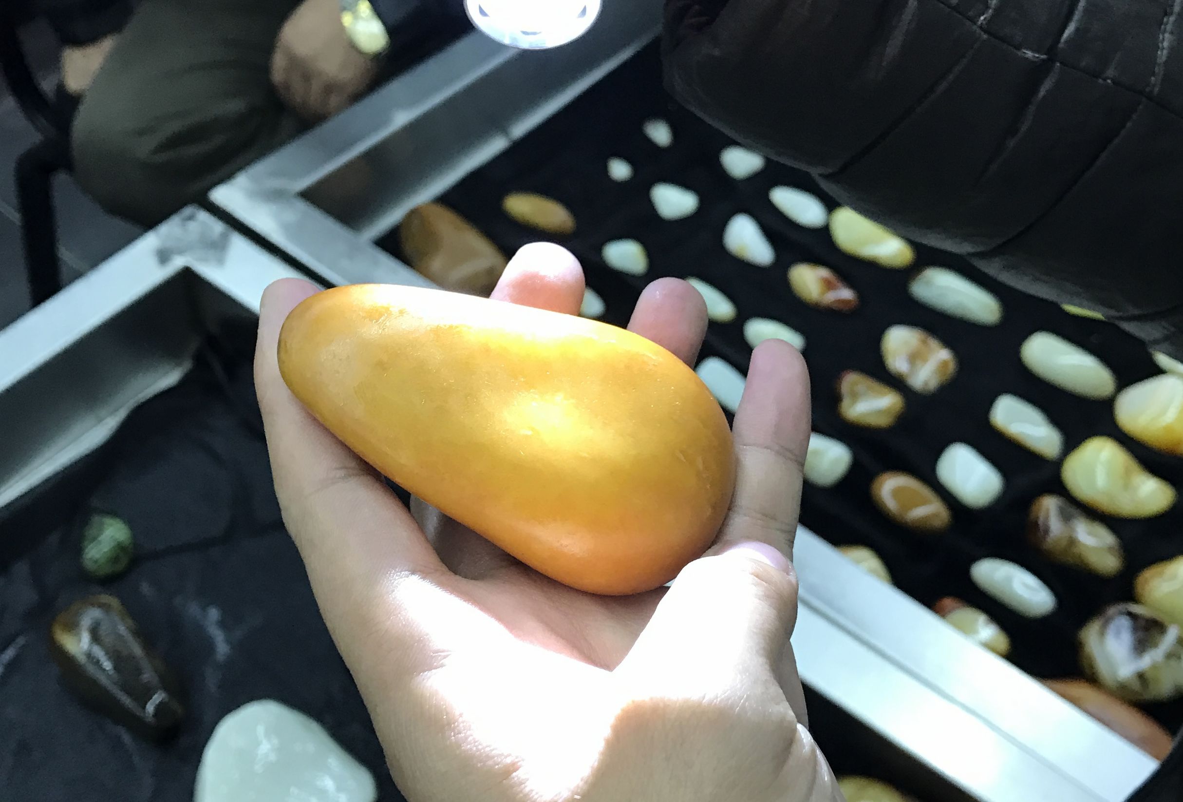 当心!你天价买来的可能只是一块石头