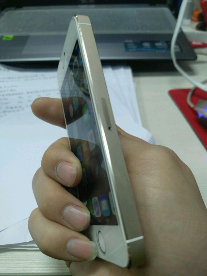 300元收的苹果5s,300收个二手手机