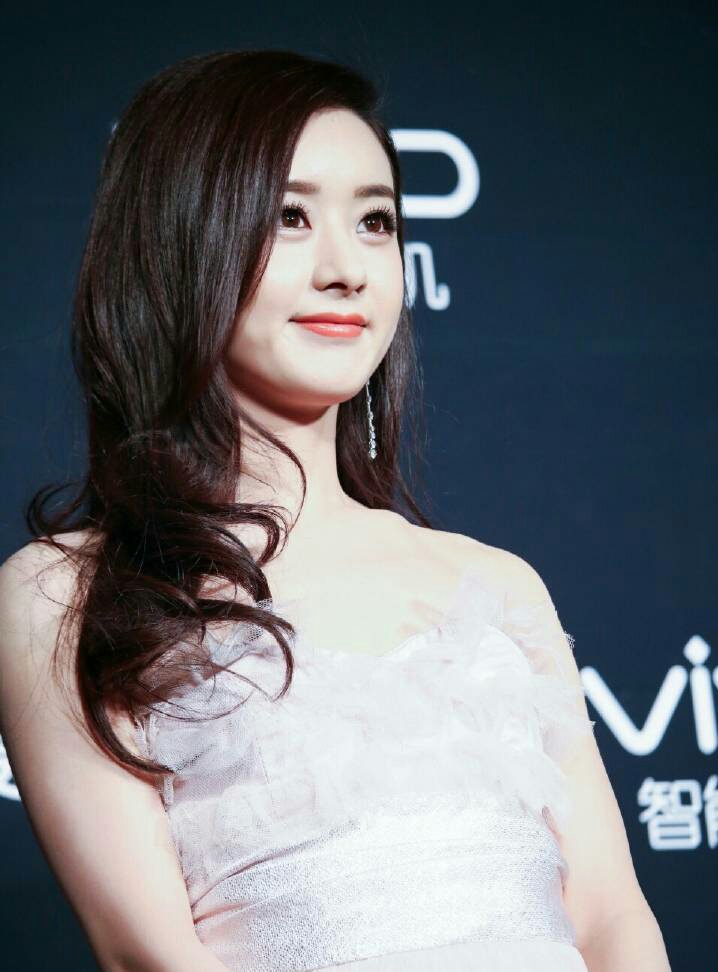 赵丽颖林依晨现状,赵丽颖吴克群