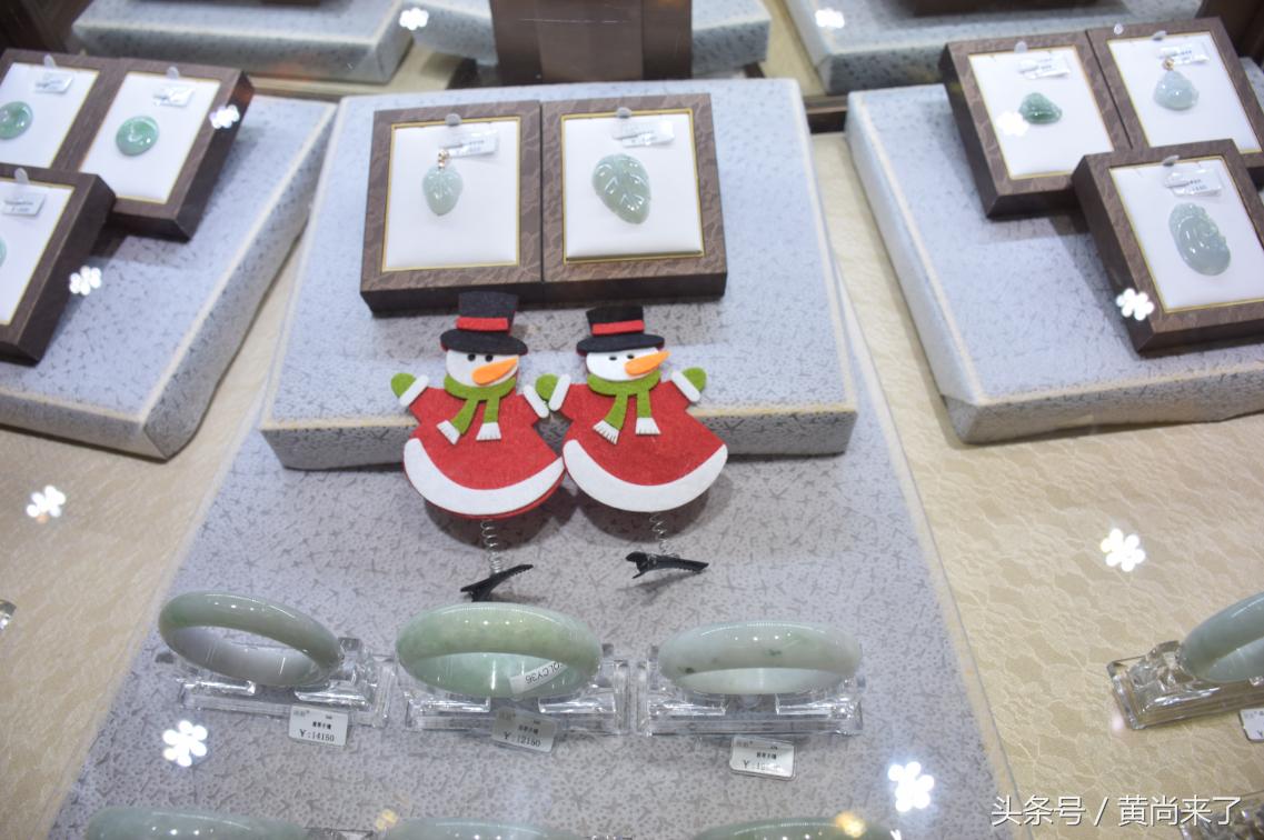 马上圣诞，老婆的礼物也不能拖着，于是尚韵珠宝成为了最佳选择！