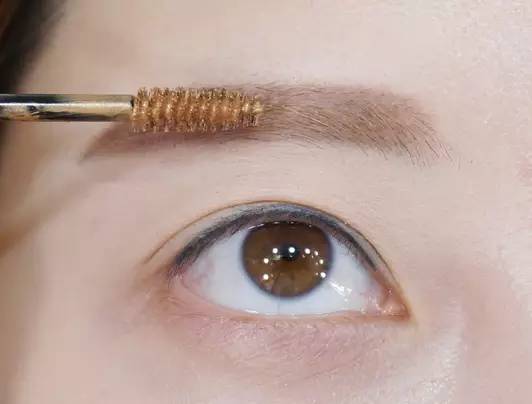 眉毛稀疏怎么画眉好看,眉毛短的女人怎样画眉