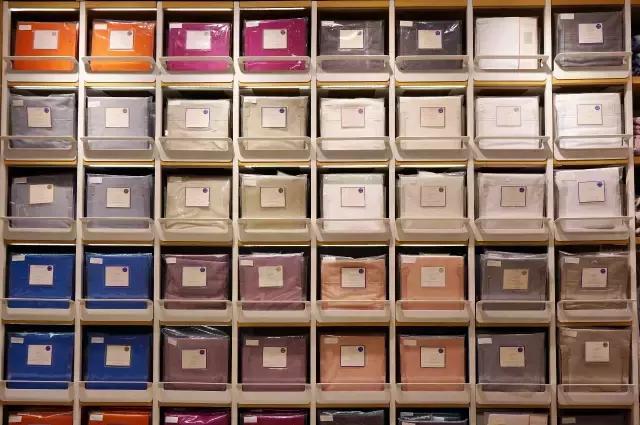 它帮你集齐快消品牌，一伙打折让你365天穿衣不重样