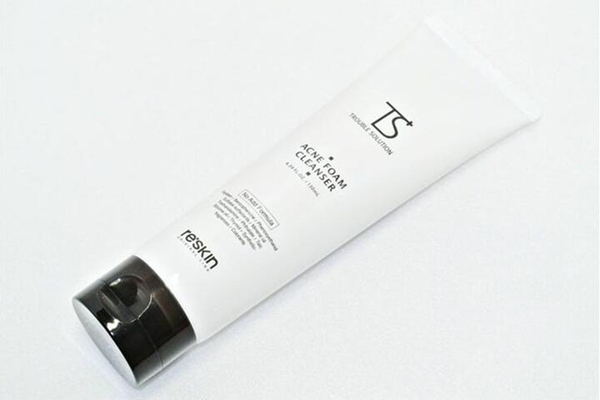 长痘痘的原因和改善方法脸颊长痘,右脸颊起痘痘什么原因