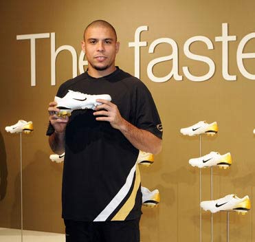 美津浓足球鞋选购,儿童碎钉足球鞋选购