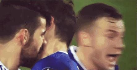 当今足坛有几种打法,足坛高空轰炸战术