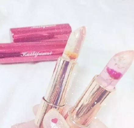 当大家还在购买洋货时，日本女生却爱上了这支来自中国的口红