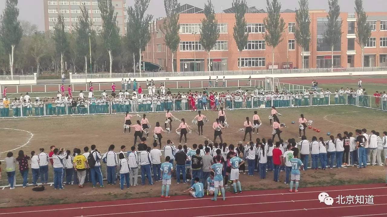 小学足球队挺进全市8强,热烈祝贺我校足球代表队喜获佳绩