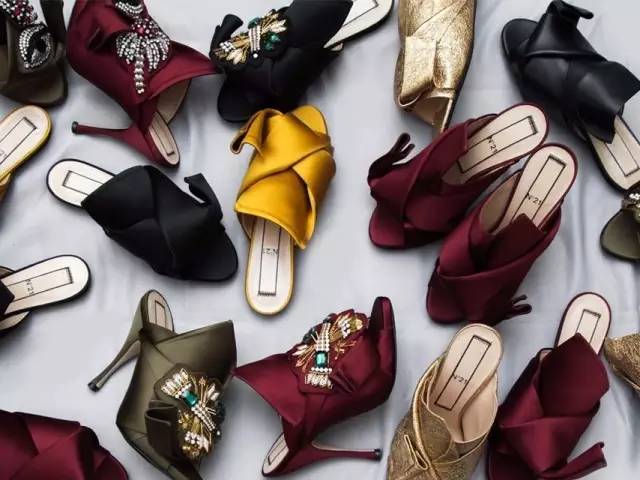 潮范十足的休闲鞋出行时尚两不误,盘点五款适合日常穿搭的时尚潮鞋