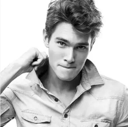 十二星座穿衣打扮搭配技巧,十二星座穿衣风格最佳搭配