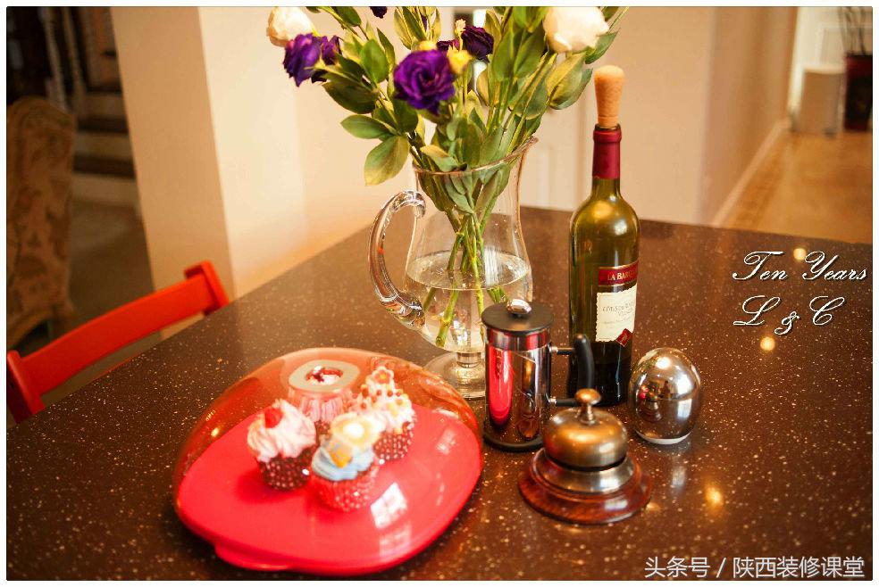 结婚已经十年，十年给老婆的礼物就是这套不大不小的房子