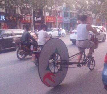这哥们的自行车如此拉风，你知道是多少钱买来的吗？