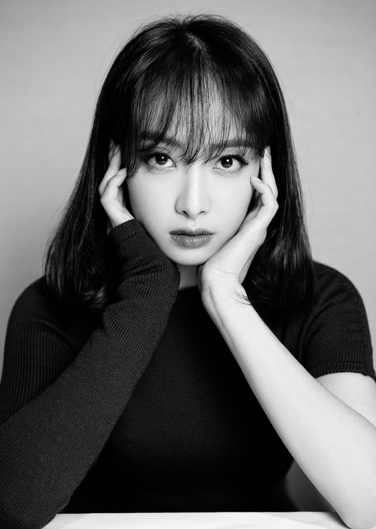 脸长额头高适合什么发型男生,额头高脸圆胖适合什么发型