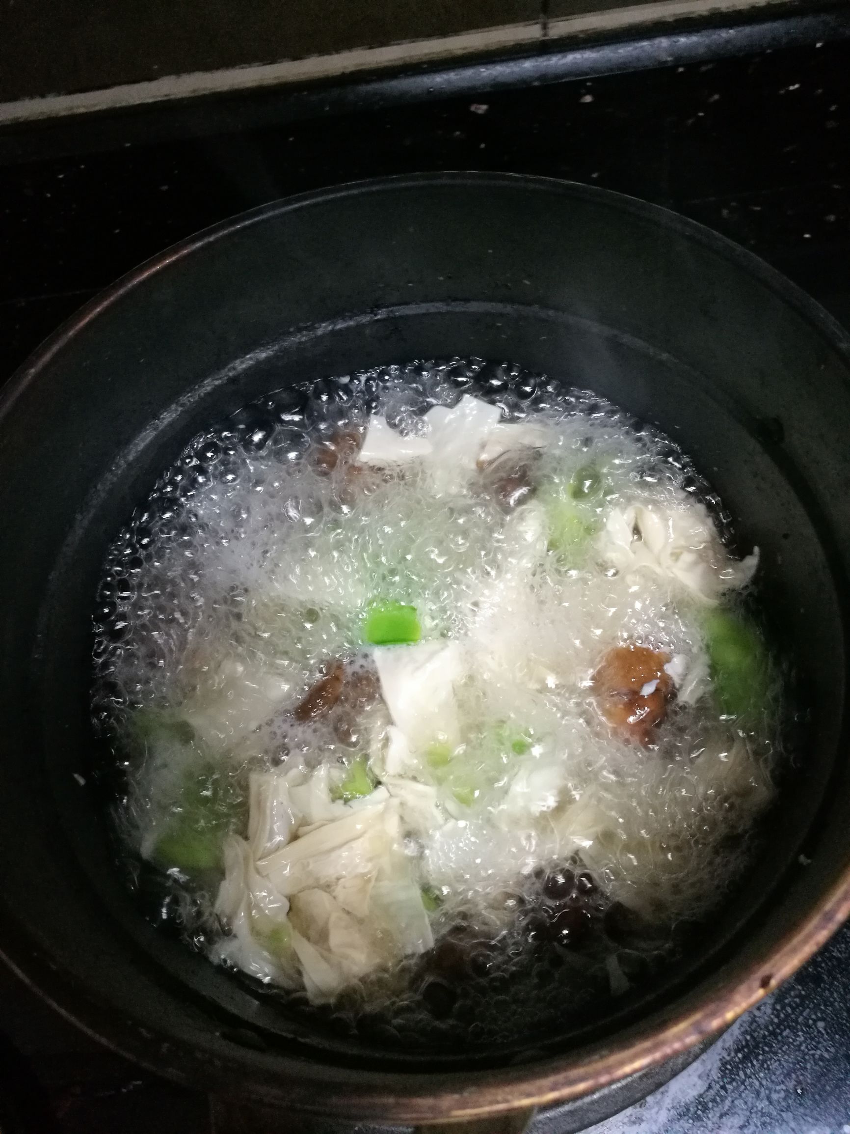 正宗香菇肉酱面,粉丝香菇包子的做法视频