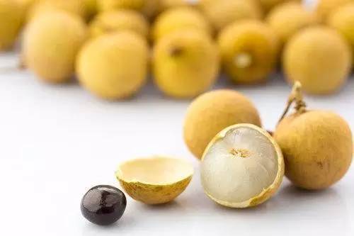 龙眼干枸杞治近视是谁说的,龙眼与枸杞泡水喝有助于治疗近视