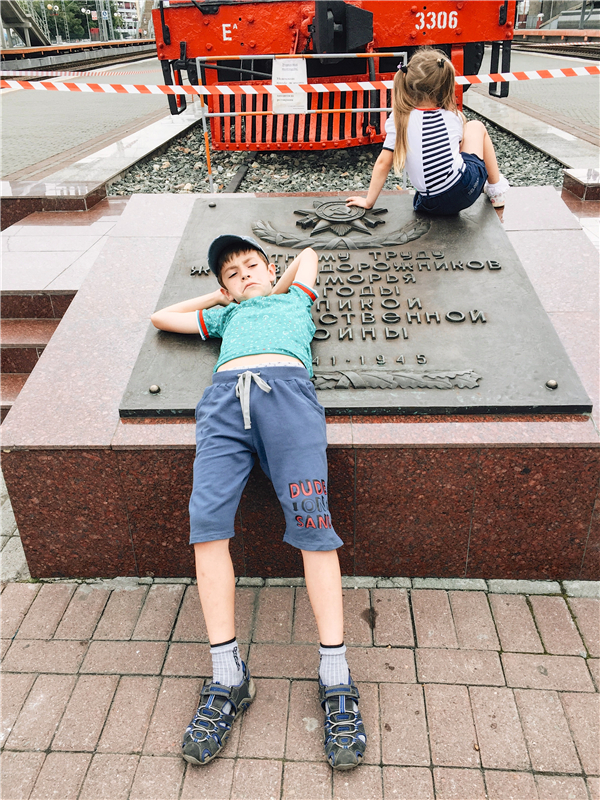 海参崴铁路的尽头,海参崴火车站到国内哪里